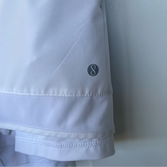 •Layer 8• Quick Dry with Compression Shorts Underneath - Size Large - Picture 4 of 7